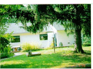 Large Cottage Patio Area