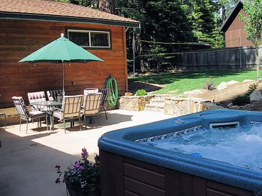 Miller's Carnelian Bay, 10-15 min to Squaw & Northstar HOT TUB, 1/3 Acre Fenced 