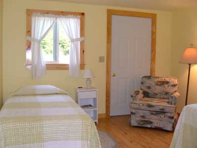 Twin bedroom