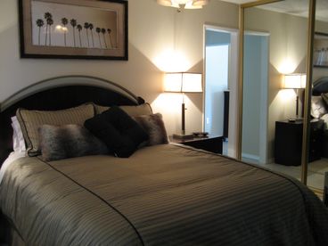 Queen bedroom with bathroom