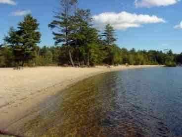 Short walk/drive to Community Beach