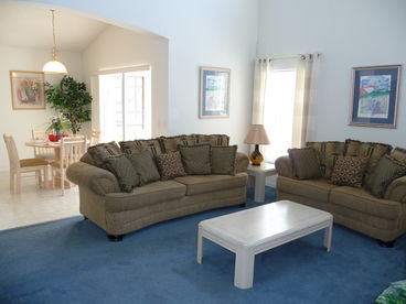 Breakfast room overlooking the pool