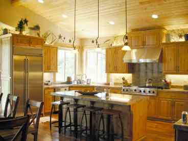 Wonderful kitchen with all the gadgets and extra amenities for our guest to use to help make their stay that much more enjoyable.  Well stocked with condiments, paper and plastic products and plenty of kitchenware.  Attention to Detail!