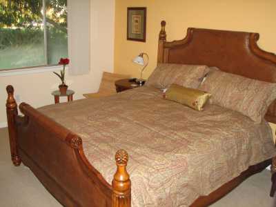 Tommy Bahama king bed with premium pillowtop matress.  This bedroom has Italian 800 thread cound paisley duvet cover and high thread count sheets.