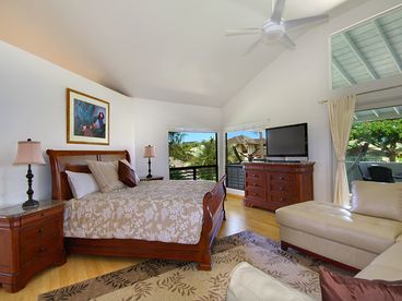 Large master suite with all new furniture, 42in HDTV plus DVD player, its own private lanai