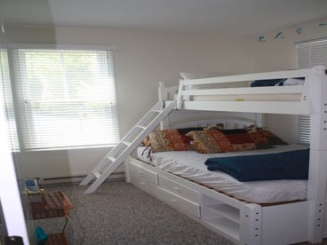 Bunk beds in the second bedroom.