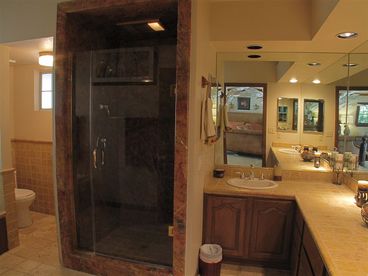 Master Bath w/ Roman Tub, Separate Shower and 2 Sinks (All Granite)
