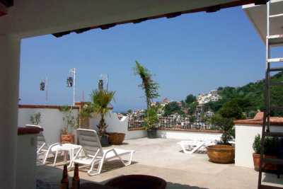 Sun deck on the roof