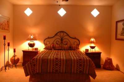 Master Bedroom Suite -- King size bed