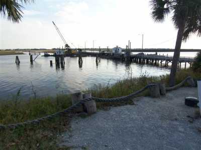 Swing bridge over intracoastal waterway