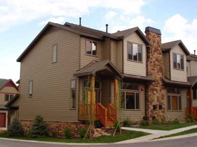 Private End-Unit Townhome