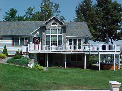 The apartment is on the first floor. Only the 1st floor apartment is for rent.