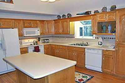 Large kitchen, all appliances, fully equipped