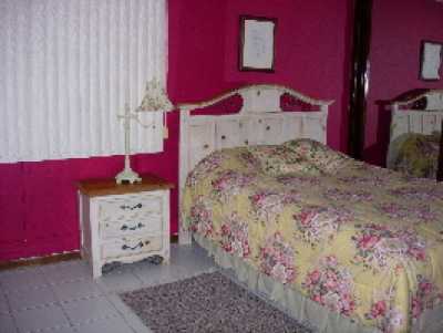 Cama queen (Queeen bed), ba�o (bathroom)