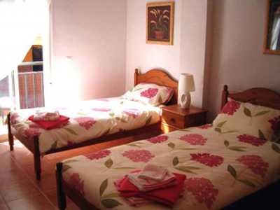 Bedroom 2 with twin beds