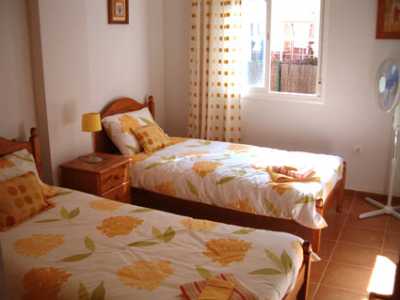 Bedroom 3 with twin beds
