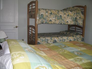 Queen guest room