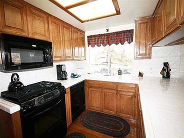 Great kitchen - fully stocked