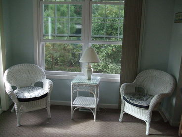 Sitting area, nice to read a book.