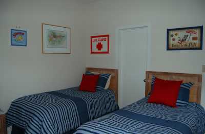Guest Bedroom with Twin Beds
