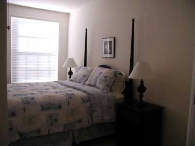 Master Bedroom (Queen)