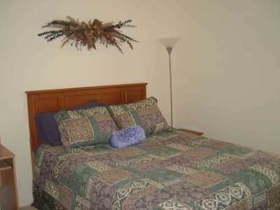2nd Queen Bedroom - Upstairs