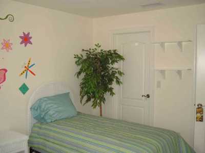 3rd Bedroom Upstairs - 2 Twins