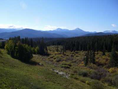 Front view with mountains in back