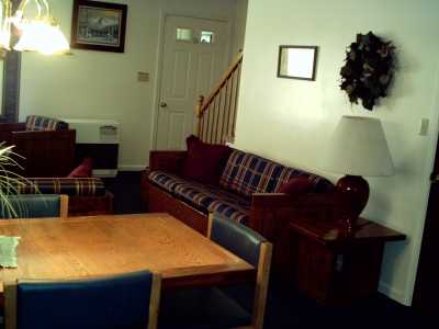 LIVINGROOM
61 JEFFERSON DRIVE @ ALPINE VILLAGE RESORT,LOON MOUNTAIN,N.H.