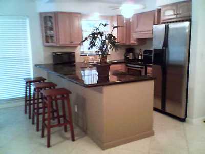 Stainless steel applicances, Granite countertops, breakfast bar!