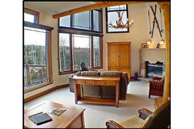 Spacious Living Room!