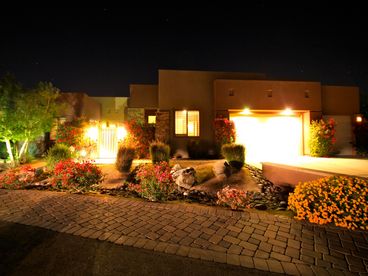 Another 5-Star vacation rental from Desert Luxury Vacation! Contemporary desert classic is in a quiet cul de sac.