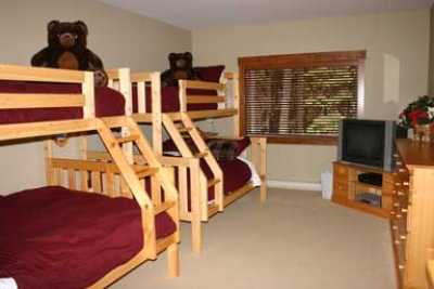 Bunk bedroom