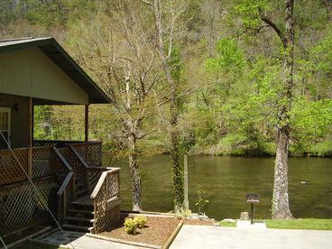 Riverfront Tellico Beach Cabin-Motorcycle & Fisherman Friendly