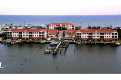 Nestled between the Atlantic and Intercoastal Waterway