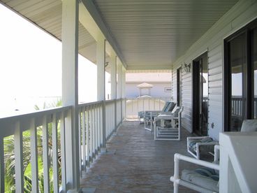 Upstairs Deck off Back Yard