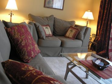 P1, DOWNSTAIRS, KING SIZE BED