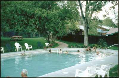 Walk to Trimble Hot Springs Spa with Olympic Pool and Guest Discounts!