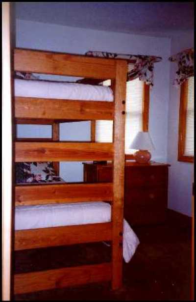 2 rooms w/ bunk beds