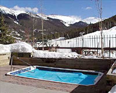 Indulge in serious relaxation while soaking in the hot tub, after a long day on the mountain!