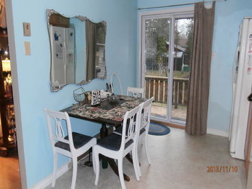 kitchen, glass sliding door out to backyard