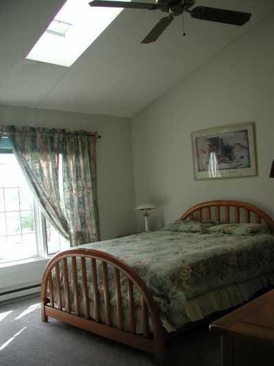 Spacious 4 level townhouse on Lake Ossipee