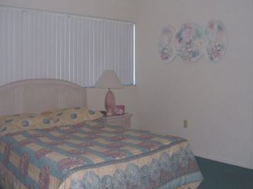 Master Bedroom with Queen & En-suite Bathroom featuring Double Walk-in shower