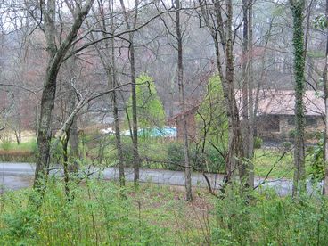 CABIN IN SCENIC SETTING WITH VIEW OF OCOEE RIVER