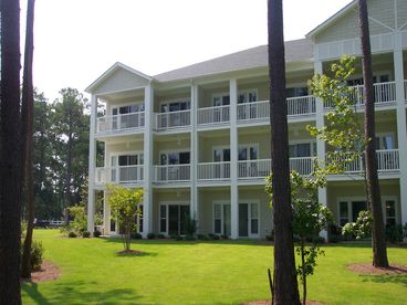 Exterior facing St. Andrews #18 replica hole