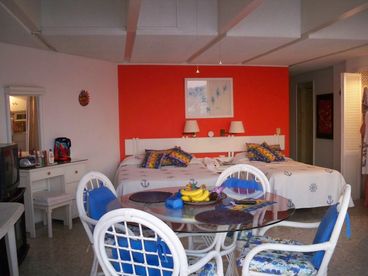 Acapulco Beach Condo - Fabulous and Affordable