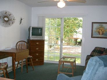 Riverfront Affordable 1 or 2BR Cottage: June to October