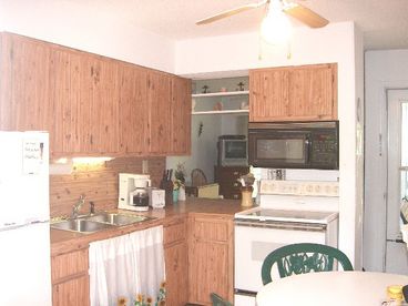 Riverfront Affordable 1 or 2BR Cottage: June to October