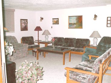  Lakefront Executive Vacation  Rental - Okanagan Lake BC