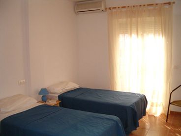 Second bedroom Twin beds